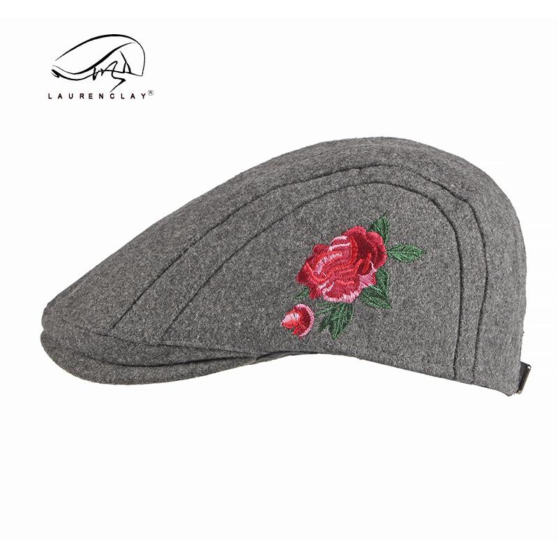 

Autumn and winter new embroidered woolen beret women s retro casual cap casual forward hat tide Adjustable чорний