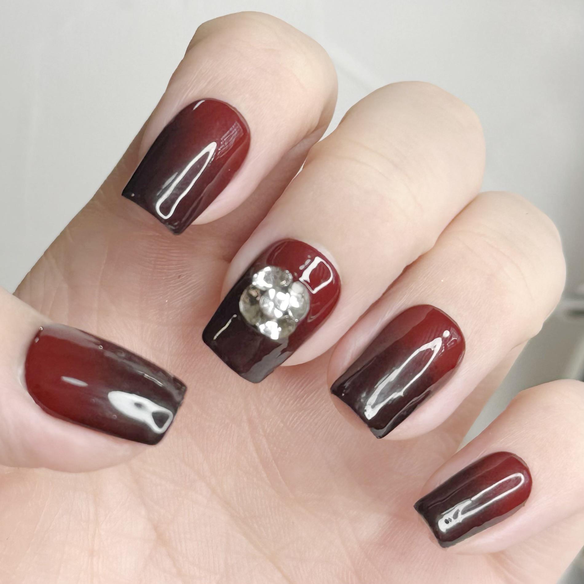 

Retro Gradient Diamond T-Shaped Nail Art Set - 10 Pieces Extra Small