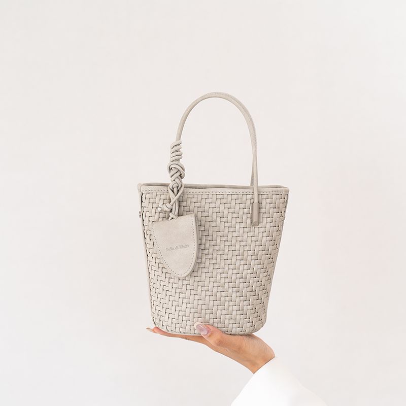 

Selin Weiss Fashion Woven Portable Small Bucket Bag Women 2025 Versatile Casual Shoulder Bag Messenger Bag Mi Yue Mi Grey