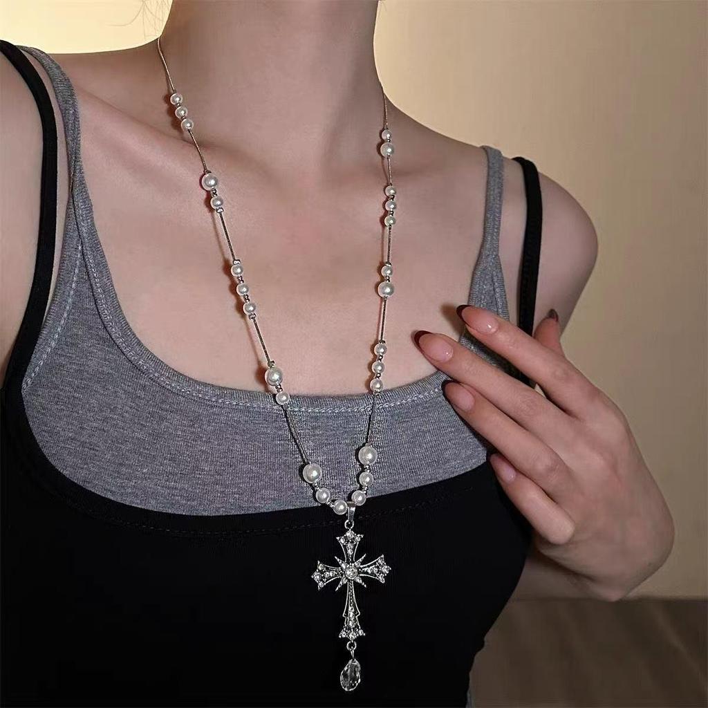 Y2K Gothic Style Black Beaded Cross Necklace & Cool Girl Sweatshirt Accessory