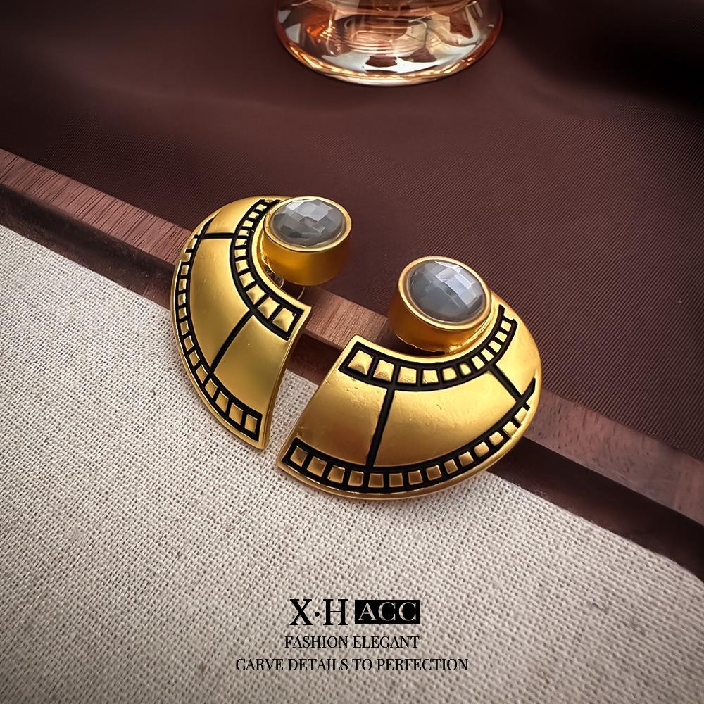 

Высококлассные французские серьги в форме пленки, легкие роскошные серьги в форме веера в придворном стиле.