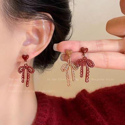 Retro Wine Red Heart Bow Earrings - Hong Kong Style Niche for Women, Daily Commuting and All-Match Accessory
