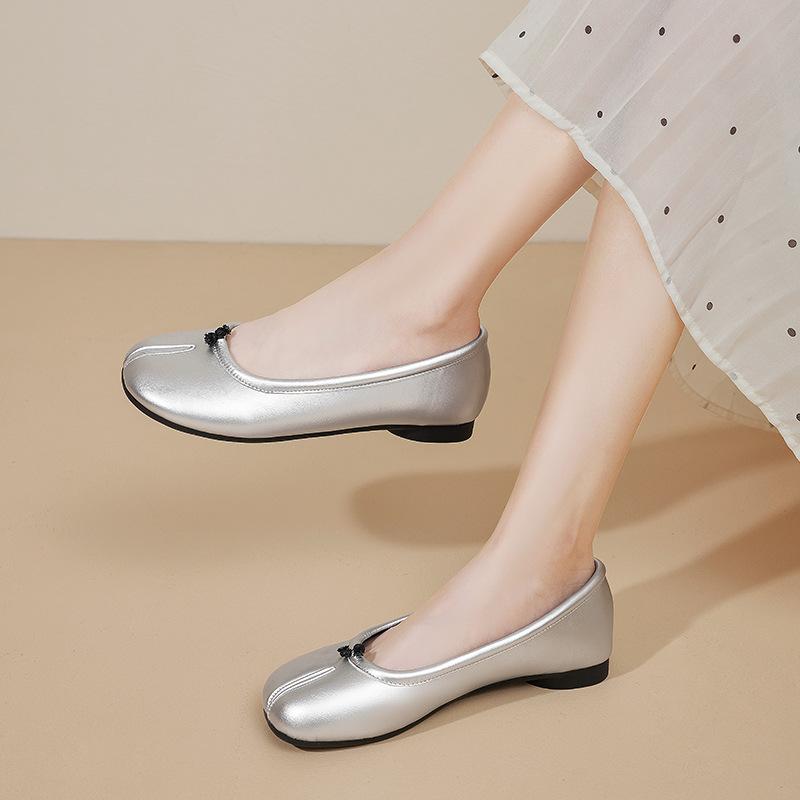 Augustine soft-soled pig's trotters split-toed single shoes for women's 2025 new summer one-pedal flat-soled Mary Jane small leather shoes