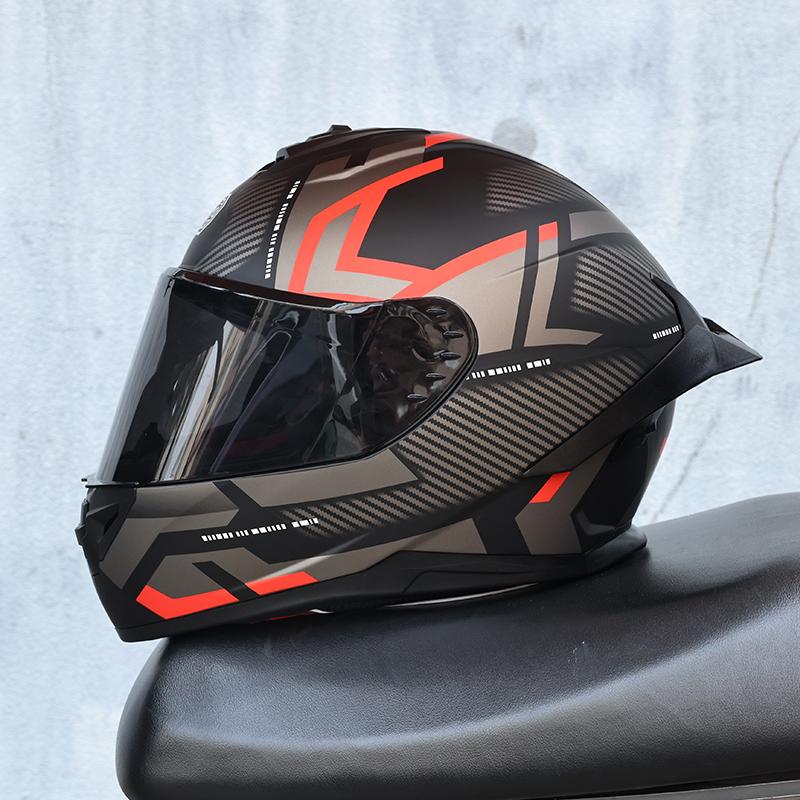 966Motorcycle helmets, men's and women's full face helmets, four season personalized large tail wing motorcycle running helmets
