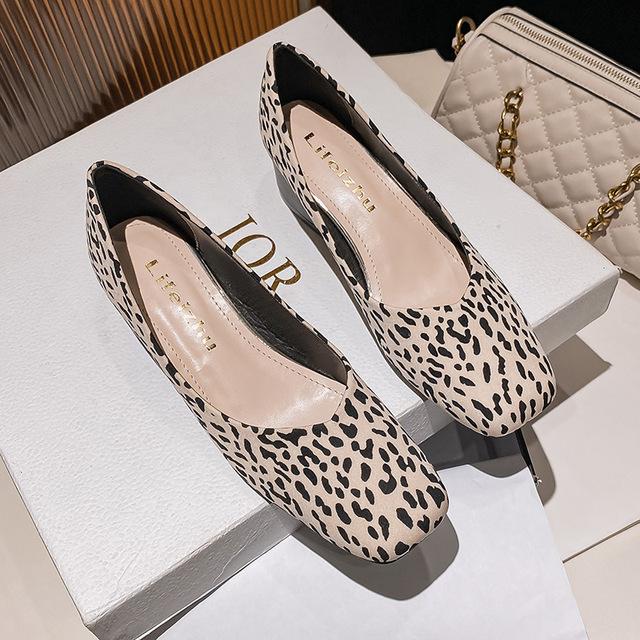 Marime Plus 35 -43 Femei Imprimeu Leopard Toc Gros Pompi Toc Med Toe Pătrat Moda Cataramă Office Lady Pantofi din piele Pantofi cu slip On