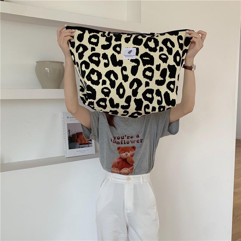 Borsa a Tote in Tela con Stampa Leopardo: Borsa a Spalla Beige alla Moda di Grande Capacità per Studentesse