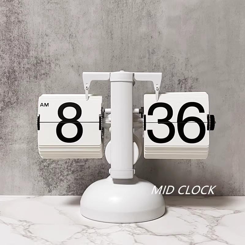 MiaoKe Retro Automatic Walnut Flip Clock: Simple Desktop Decor