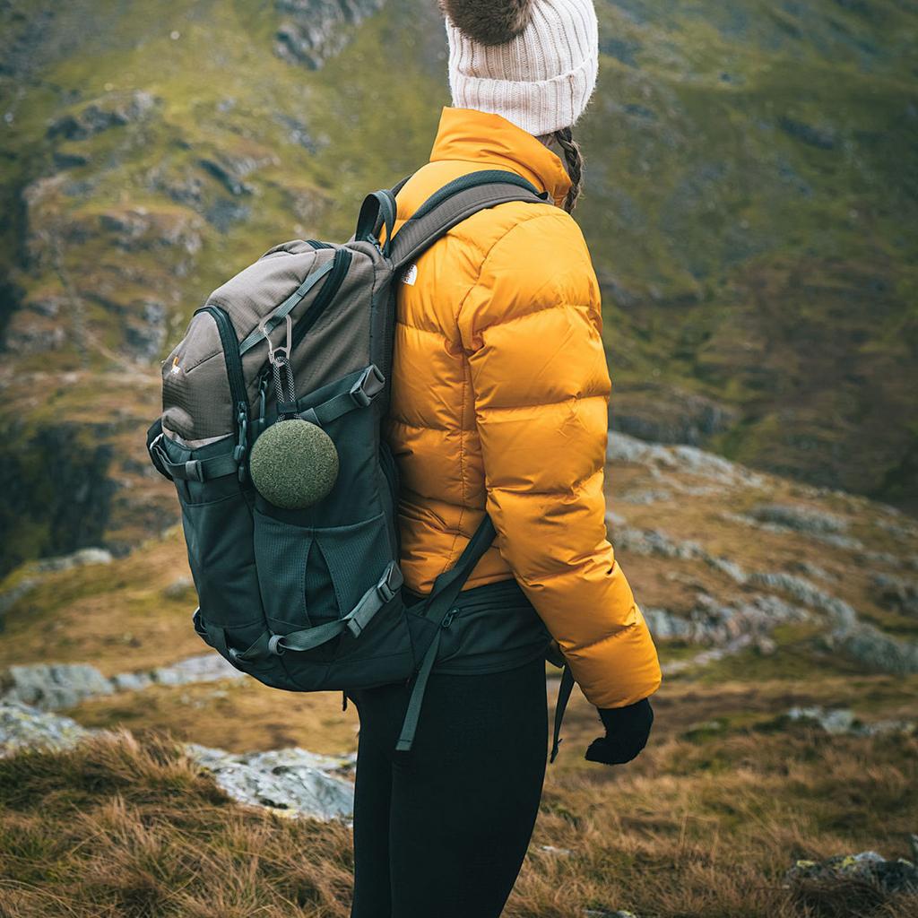 Carabiner Keychain Ultra-Light Ti 10g Robust and Sleek Key Chain Carabiner Clip for Keys and