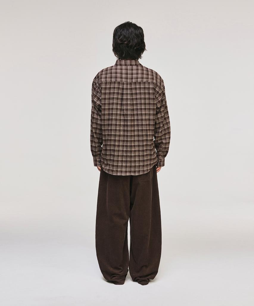 SIGNATURE Wide Curved Dart Corduroy Pants [Brown]