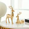 Ein Paar Weihnachtsrentierstatuen, Mini-Hirschfiguren im europäischen Stil zur Dekoration von Schlafzimmer, Wohnzimmer, Arbeitszimmer und TV-Schrank