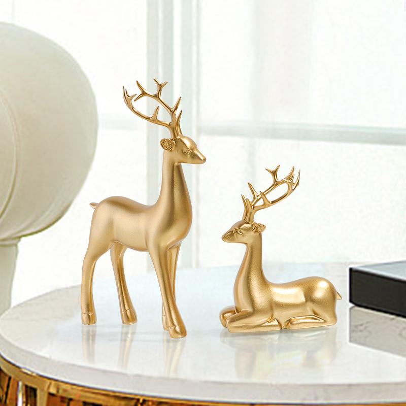 Ein Paar Weihnachtsrentierstatuen, Mini-Hirschfiguren im europäischen Stil zur Dekoration von Schlafzimmer, Wohnzimmer, Arbeitszimmer und TV-Schrank