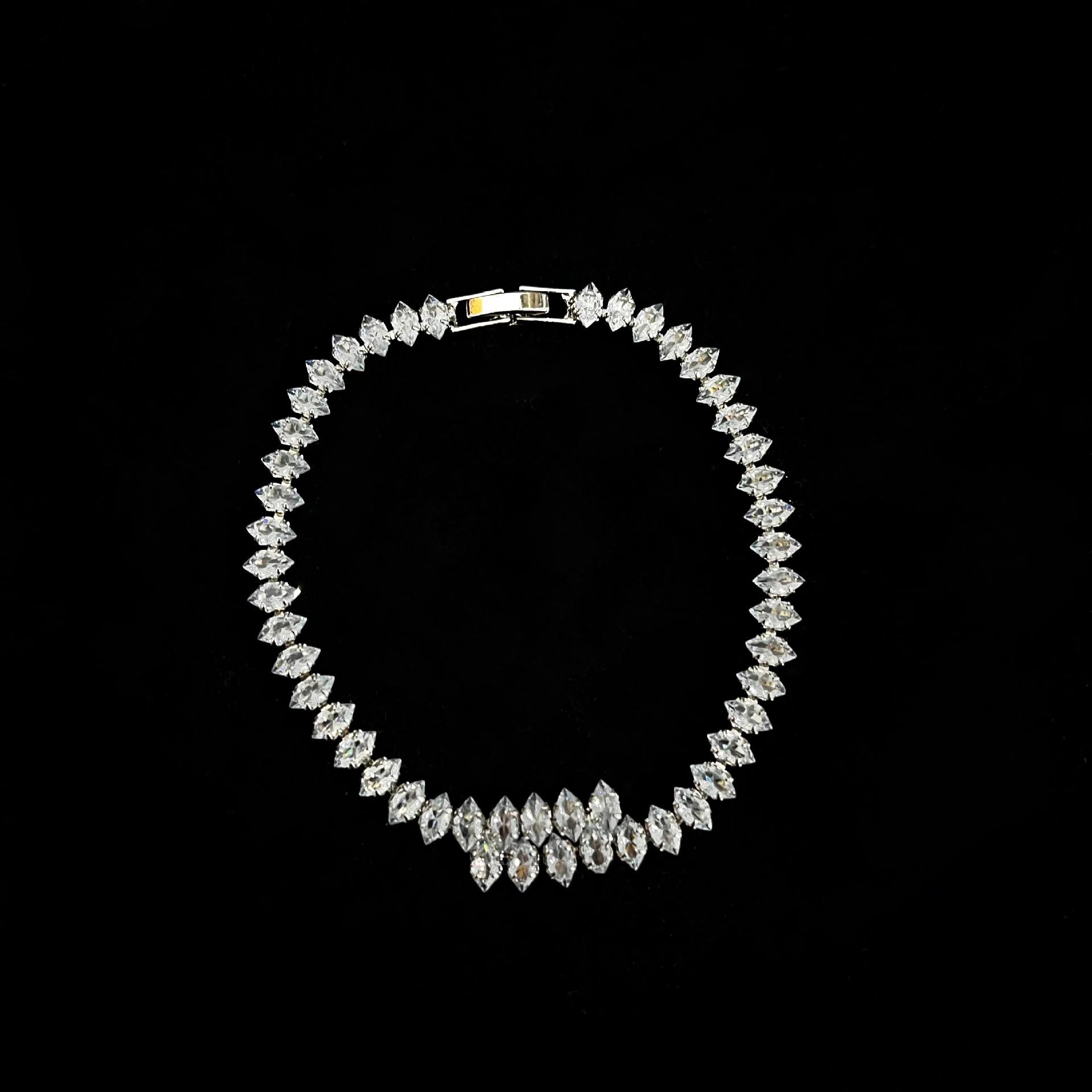 Luxury European & American Diamond Rhombus Bridal Jewelry Set: Rhinestone Necklace & Accessories (3-Piece)