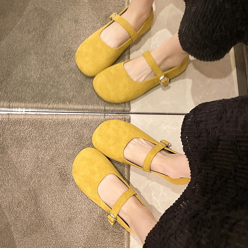 2025 new large size retro matte leather Mary Jane shoes women's flat single shoes one-word buckle with shallow mouth ballerina