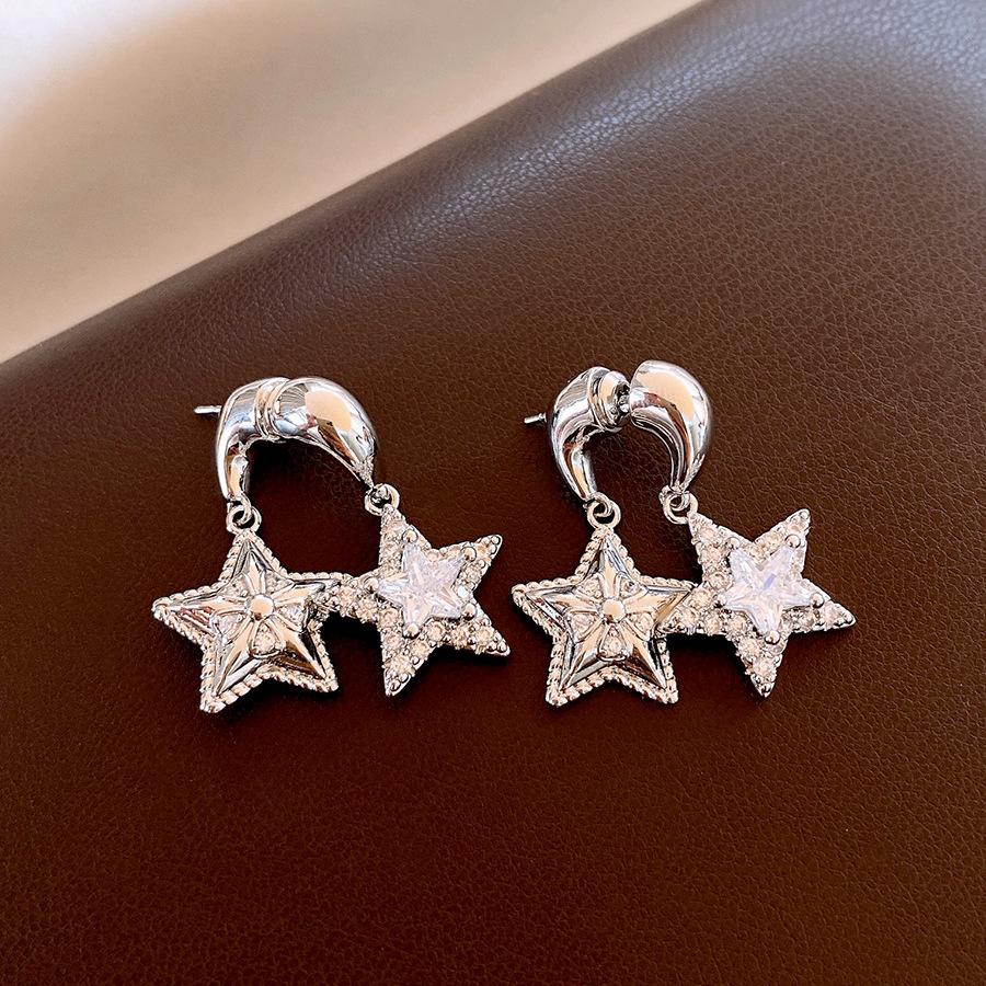 Zircon a two-wear multi-layer star stud earrings, European and American personalized earrings and earrings.