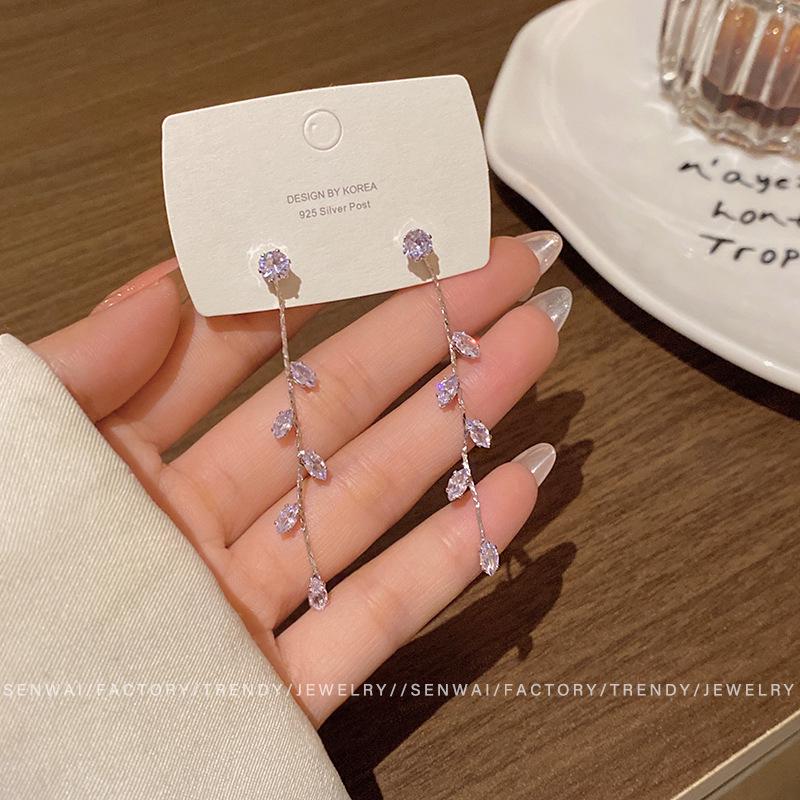 

Willow Leaf Zircon Tassel Earrings: Elegant, Versatile Long Earrings for Women