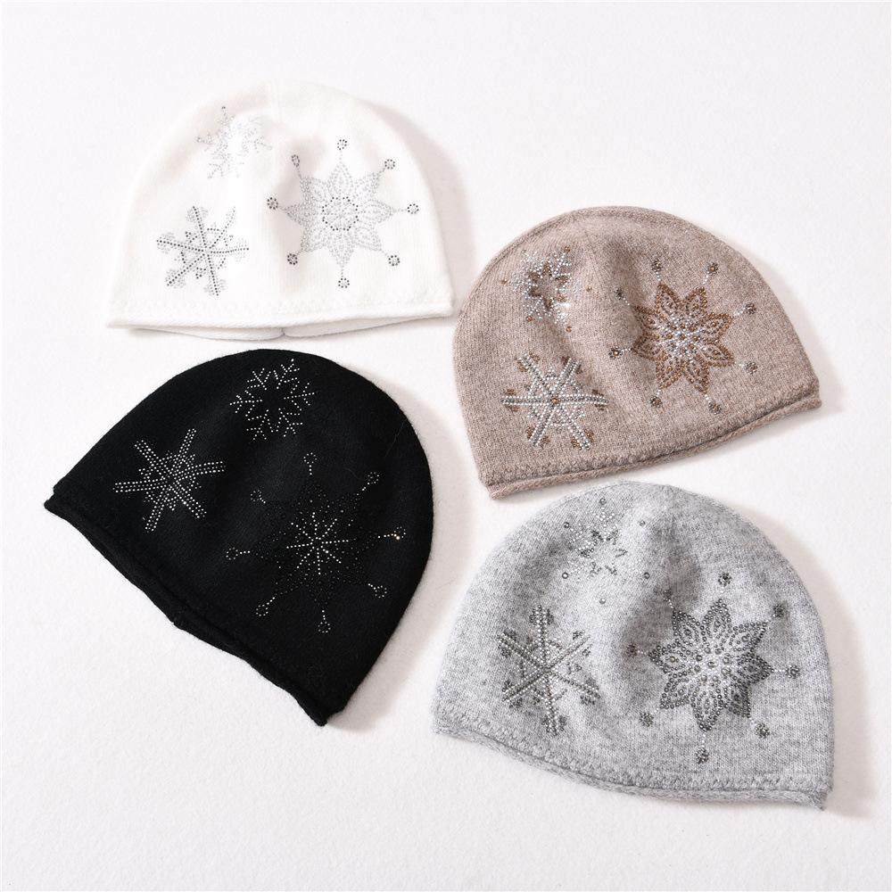 Rabbit plush wool hat Snowflake with diamond Christmas fashion outdoor autumn and winter versatile knitted hat Windproof warm ear hat