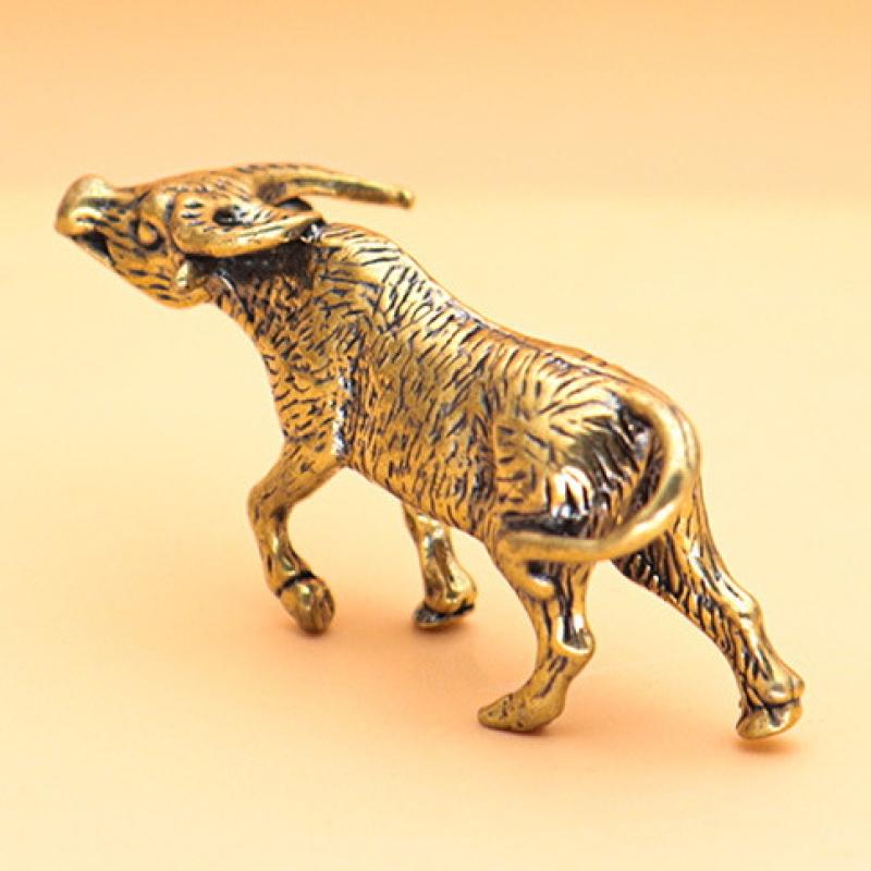 1 Piece Lucky Copper Animal Figurine Miniature Ornament Brass Bullfighting Statue For Home & Office Desk Decoration