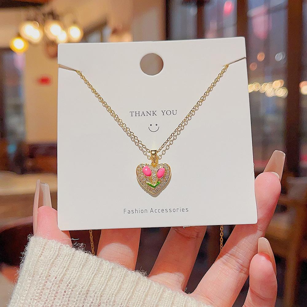 

Роскошный кулон «любовь» нишевый дизайн ожерелье Джокер простое цветочное ожерелье на ключицу ювелирные изделия женщина золотой