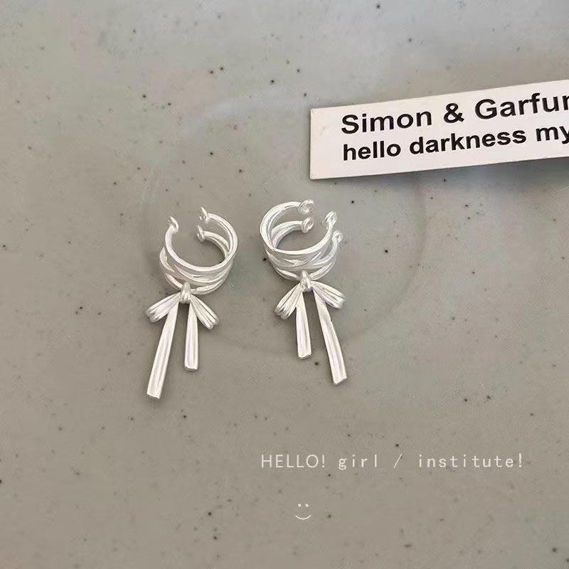 Pure White Bow Ear Clip for Women - Trendy, Sweet, High-End, No Piercing Needed