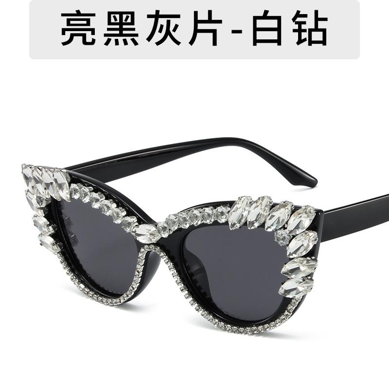 Elegant Diamond Cat Eye Sunglasses Women Fashion Trendy Crystal Big Frame Vintage Sun Glasses Female