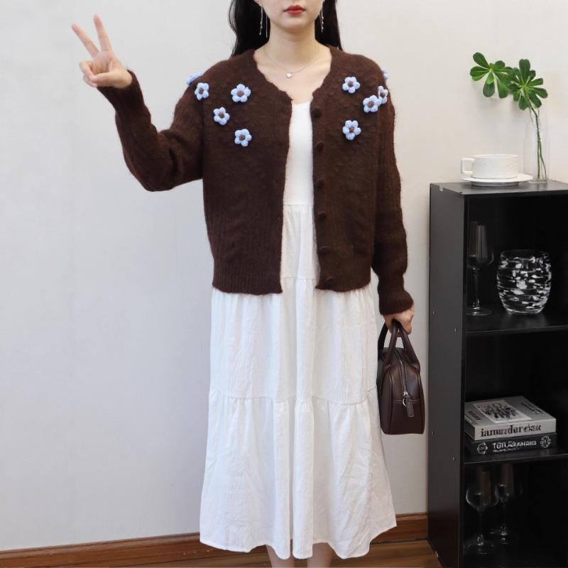 Three-dimensional flower knitted cardigan autumn and winter new age-reducing design temperament versatile sweater jacket women