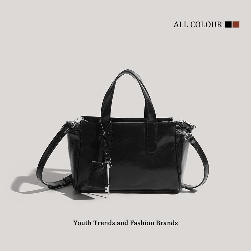 

New autumn and winter bags women s retro niche simple handbags high-end fashion versatile diagonal span shoulder bag tide