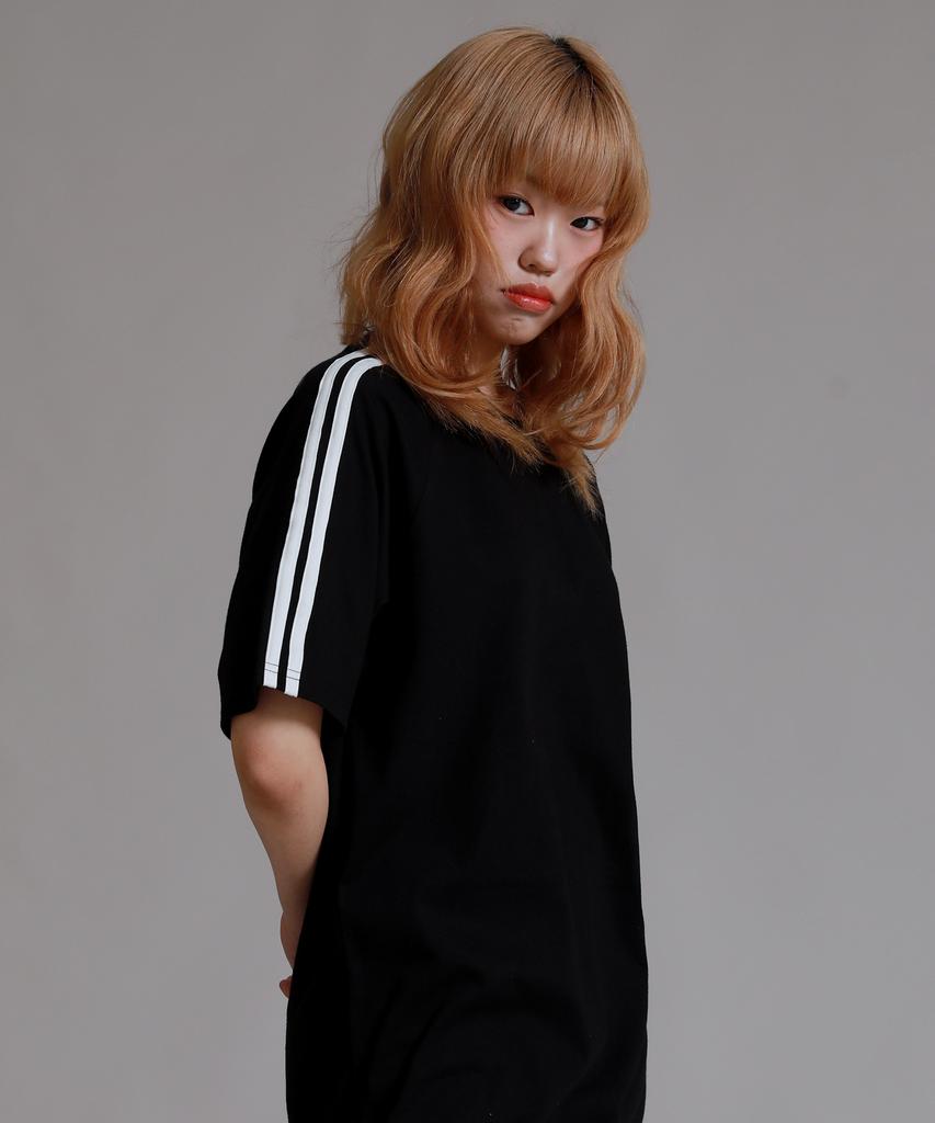 LIKE THE MOST Track Raglan Oversized Short Sleeve T-Shirt_Black