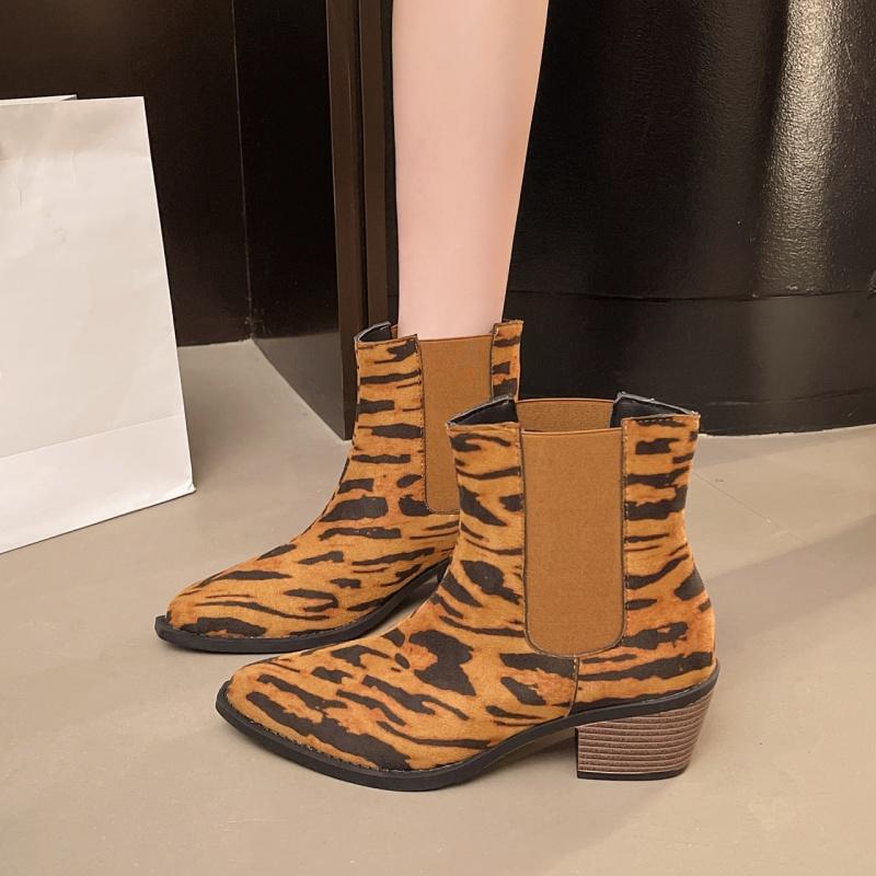 

Модные новые остроносые сексуальные ботильоны с леопардовым принтом для повседневной носки зимой. Элегантные ботильоны с изящным характером для женщин. 35