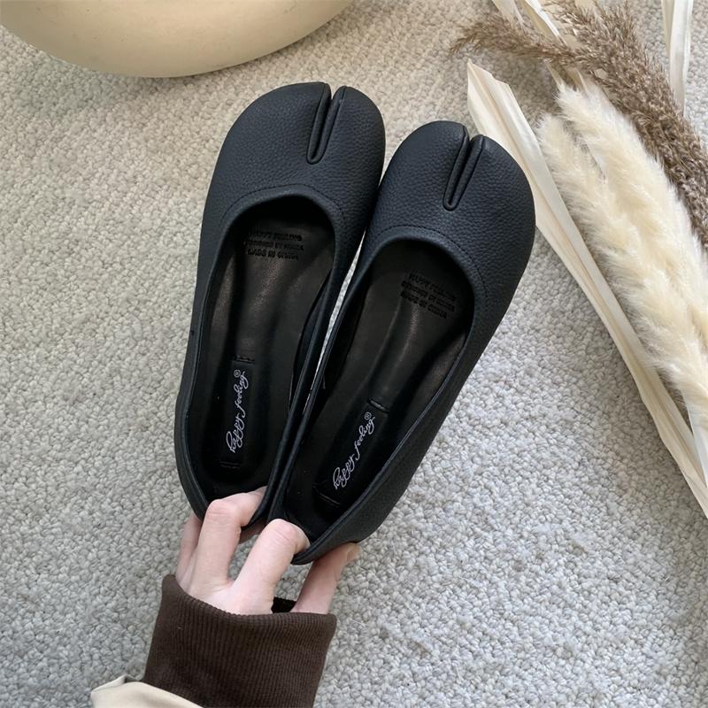 Fashion SUOJIALUN Autumn Women Flat Shoes Fashion Split Toe Flat Heel Casual Laofer Flat Heel Shallow Slip On Ladies Casual Ballerinas S