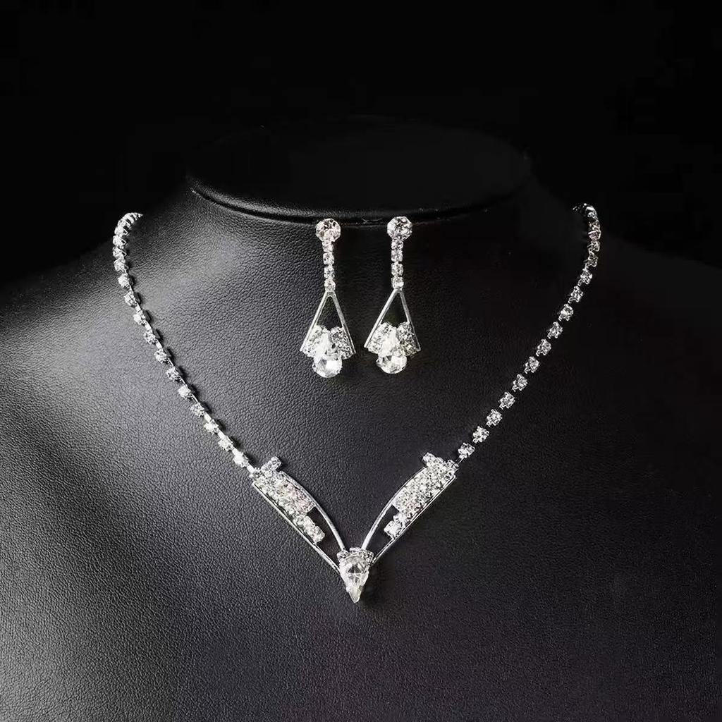 Elegant Cross-continental Bridal Rhinestone Necklace & Earring Set