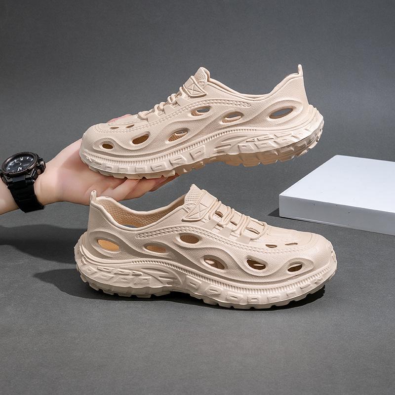 Men's Summer EVA Quick-Dry Non-Slip Closed-Toe Beach Sandals for Outdoor Sports and Camping