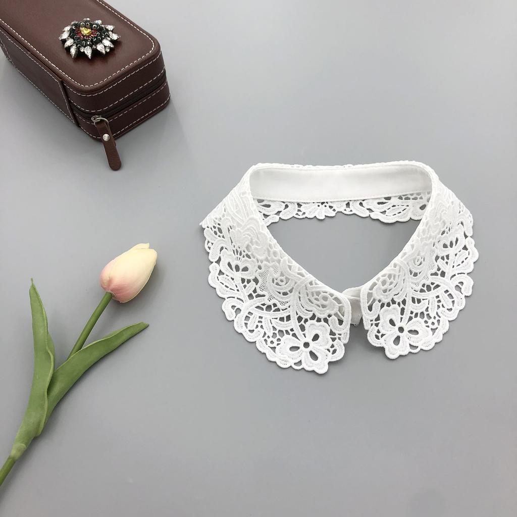 1Pc Black and White Embroidered Leaf-shaped Lace Round Collar Versatile Women's False Collar