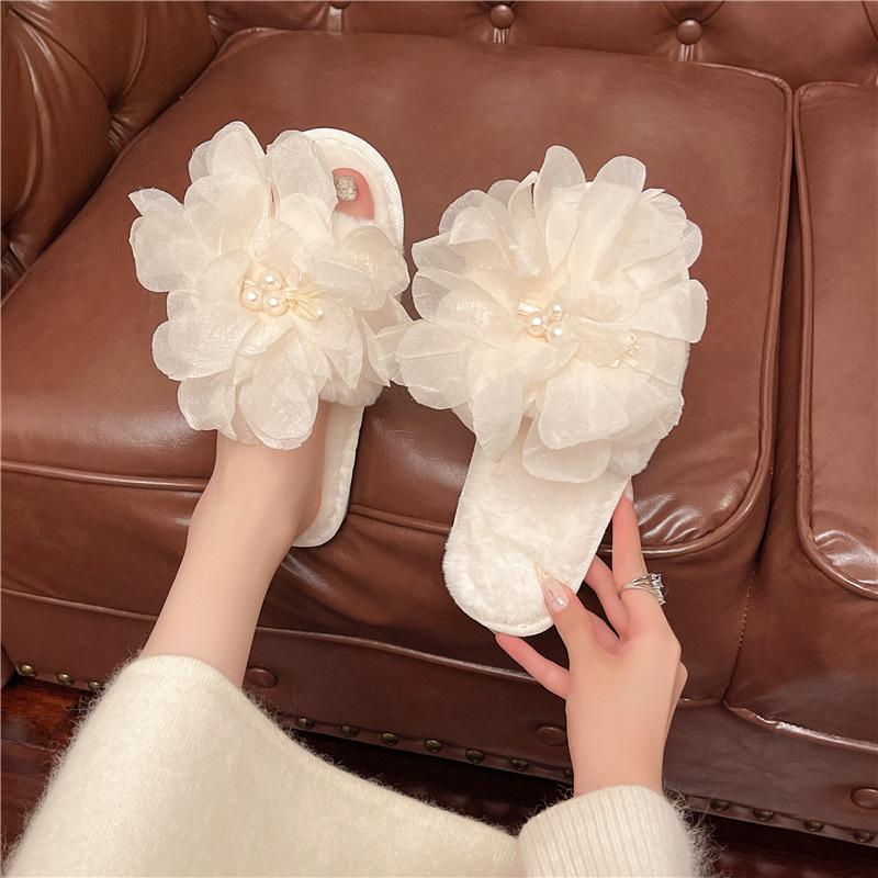 Design sense pearl one-word slippers women's autumn 2025 high-value flower drag with skirt thick-soled women's slippers