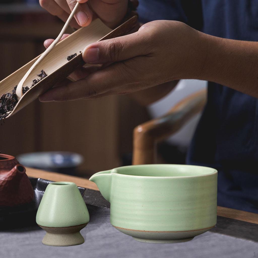 Ceremoniální miska na matchu s omítkou na metlu, keramická nádoba na přípravu čaje
