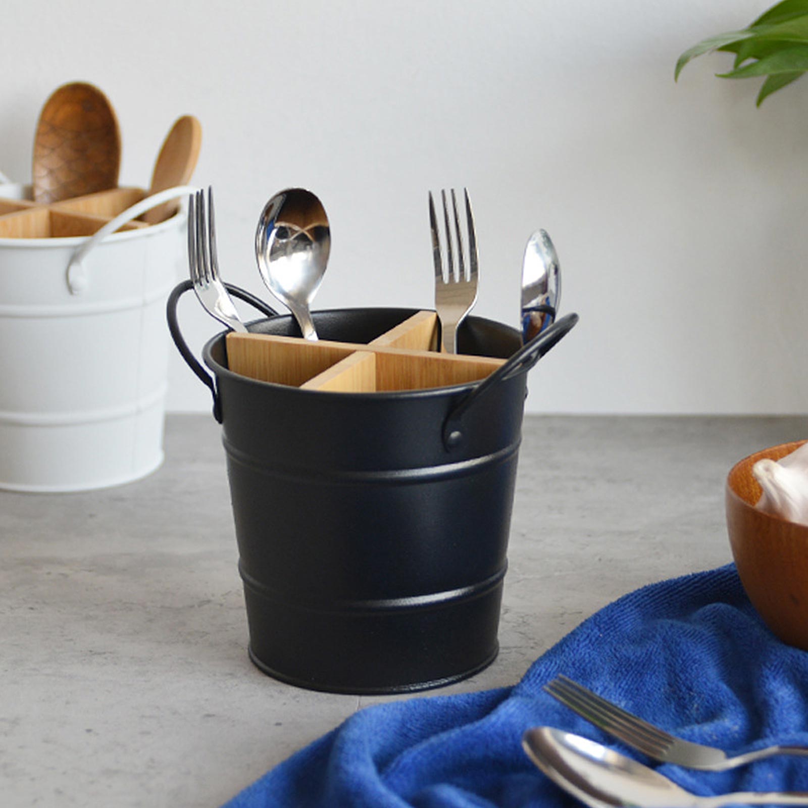Household multi functional plastic chopstick holder with dividers and drain, kitchen storage rack and chopstick