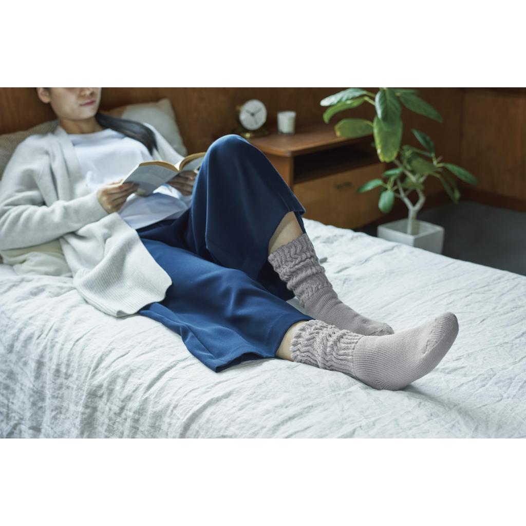 [Thermos] &ONDO Warm Fleece Lined Room Socks, Mid-Length, 22-25cm, Black - Thermal Insulation for Winter Cold Protection, Warm Cozy Socks