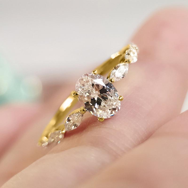 Huitan Versatile Women Ring Simple Design Inlaid Shining Oval CZ Party Lady Elegant Trendy Accessories Chic Jewelry for WeddingGood product