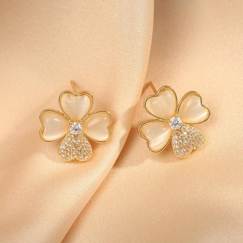 Fashion Cat's Eye Stone Four-Leaf Clover Earrings Match Earrings New Women's Earrings Do Not Lose Color Earrings