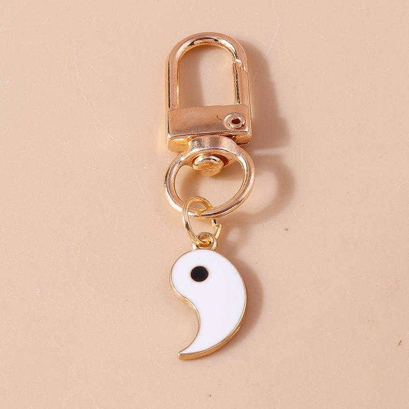 Lovely Candy Color Daisy Flower Keychain for Women Girls Keyring Pendants for Car Keyholder Handbag Decor DIY Jewelry Gifts