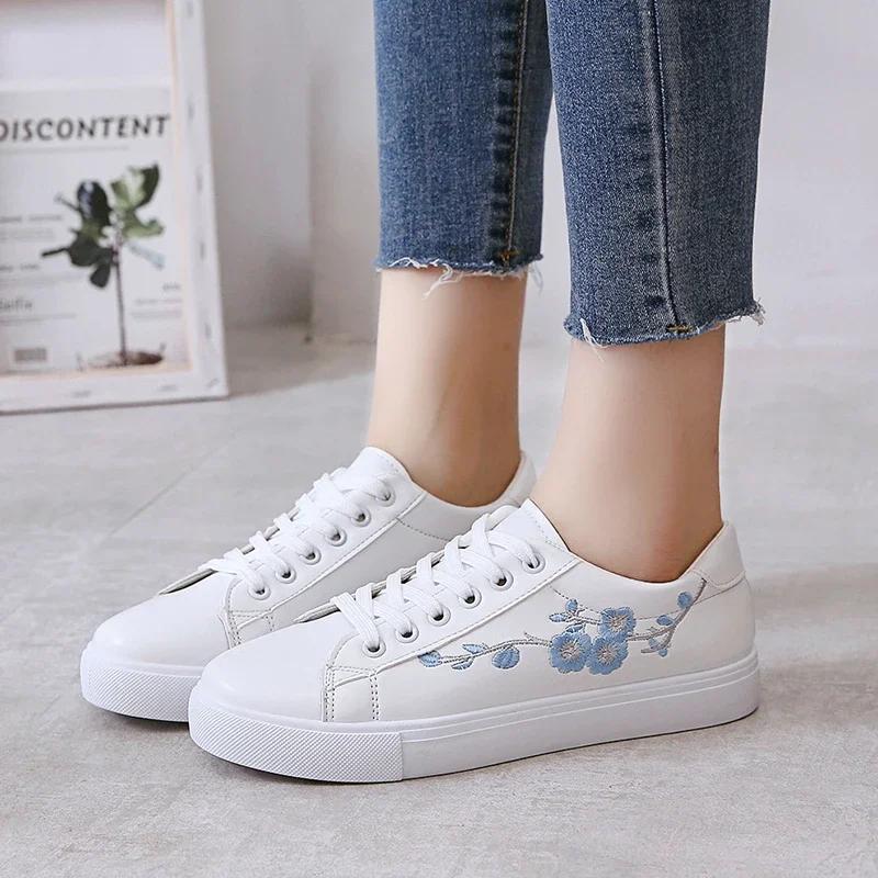 Mode Damen Freizeitschuhe Frühling Herbst Mode Weiße Schuhe 2025 Neu Atmungsaktiv Bestickte Blume Lässige Sneaker Zapatos De Mujer
