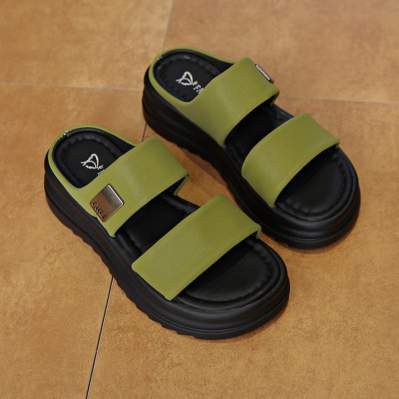 

Retro shit-stepping thick-soled cool slippers women s summer sandals 2025 new casual versatile beach one-word drag 35