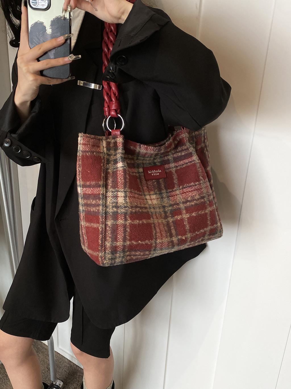Стильная высококлассная клетчатая сумка-тоут с вместительным интерьером Модная уличная сумка 2023 красный