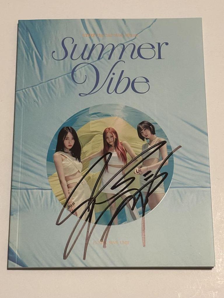 [USED] VIVIZ ShinB autographed album summer vibe