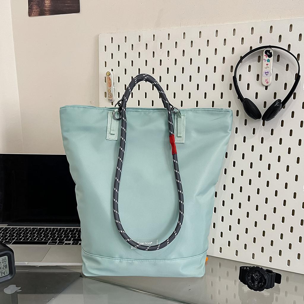 Lightweight waterproof nylon tote bag women's large-capacity portable shoulder commuter bag women's tote bag to work in winter
