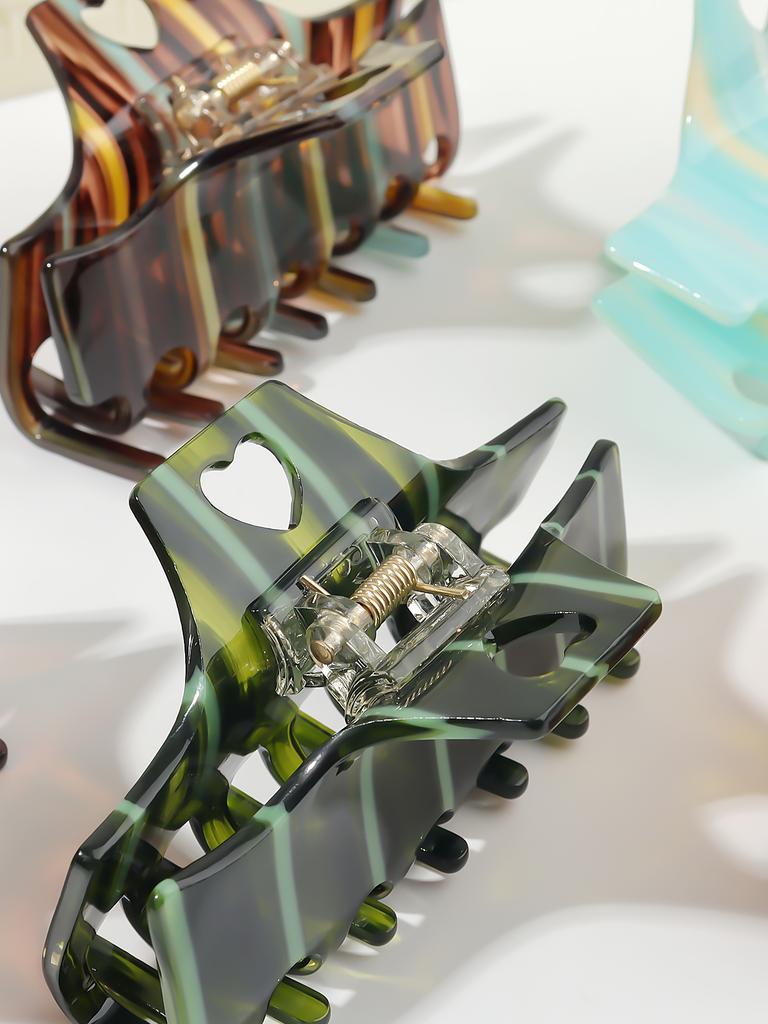 Niche High-end Love Stripe Acetate Grab Clip Female Retro Temperament Back of the Head Coiled Hair Shark Clip Half Tie Hairpin