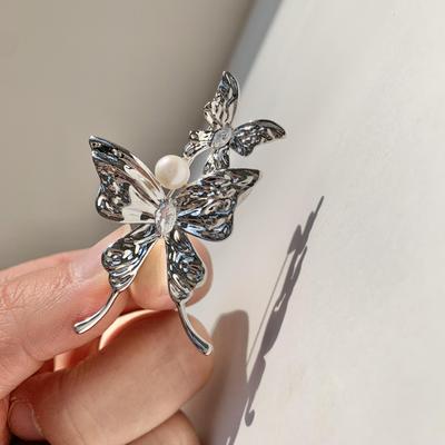 Copper-Plated Gold Zirconia Double Butterfly Brooch with Freshwater Pearl Corsage