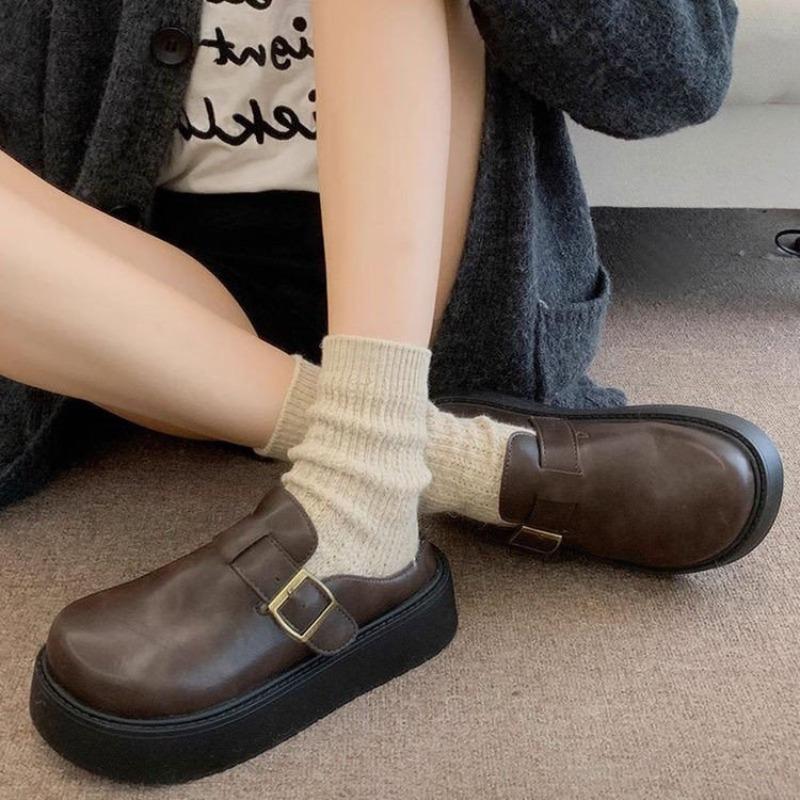 The Best-selling Shoes Are The New Thick-soled Cotton Slippers with Added Fleece for Women To Wear Outside