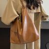 2024 Retro High-End Women's Tote: Fashionable, Simple, Large Capacity Shoulder Bag for Work and Commute