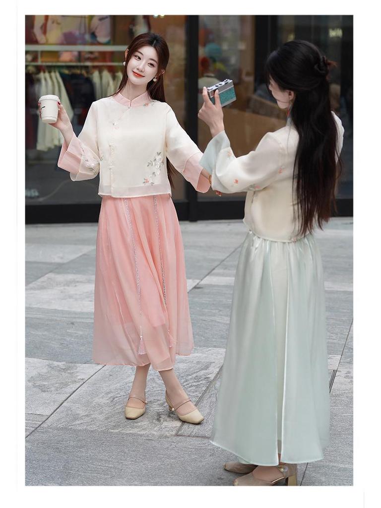 High-Quality Retro Chinese-Style Outfit: Oblique Lapel Stand Collar Top with Frog Buttons & Ethnic Skirt Set