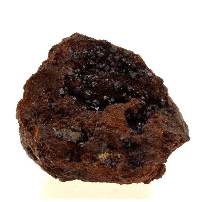 Pierres et Minéraux. Cuprite. 335.0 ct. Laurium, Lavreotiki, Attica, Grèce.